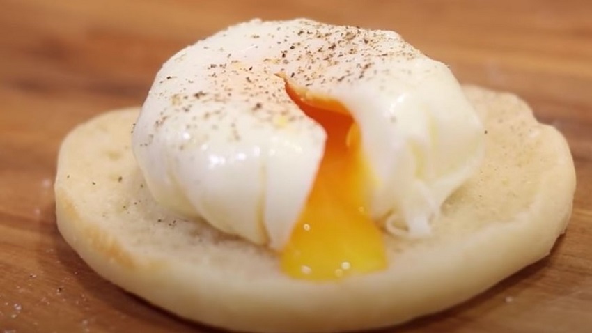 Receta de huevos escalfados o huevos poche chileno